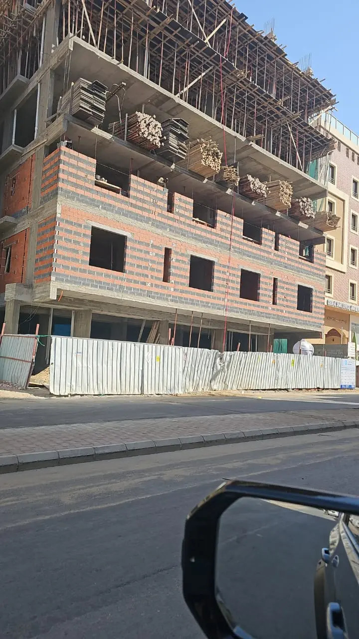 مراحل بناء عمارة سكنية