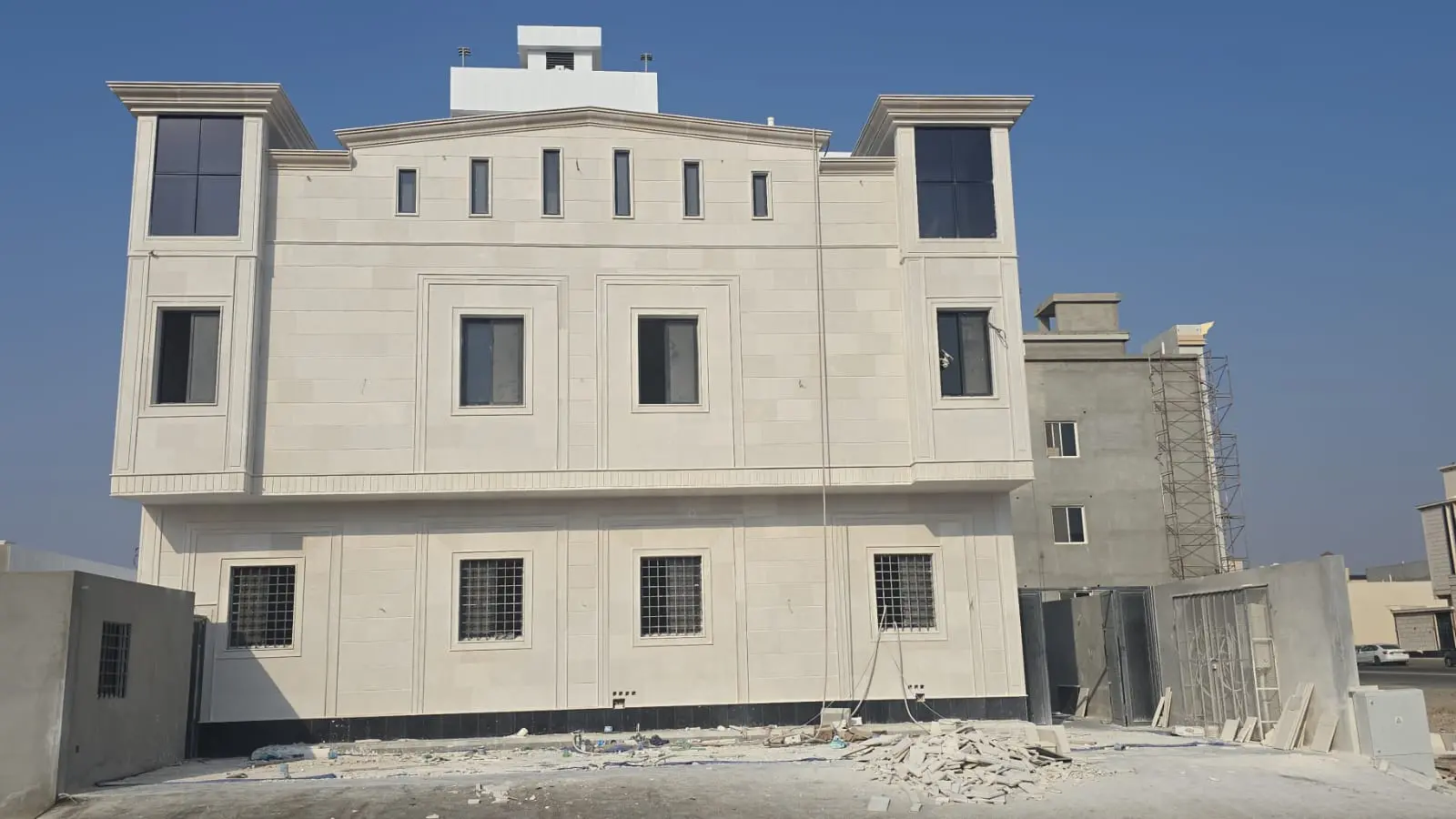 منظر أمامي لفيلا فاخرة