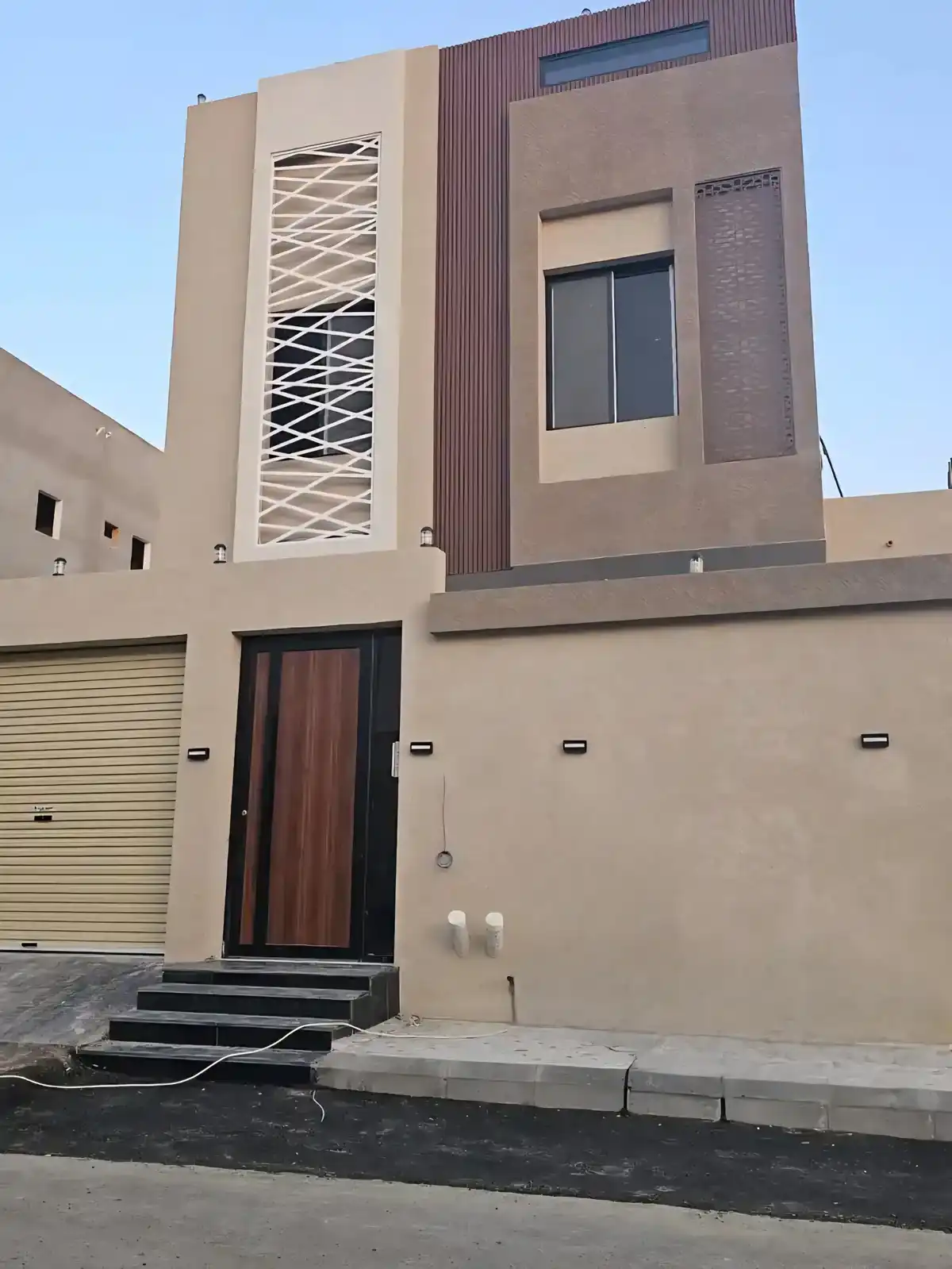 العظم أم تسليم المفتاح
